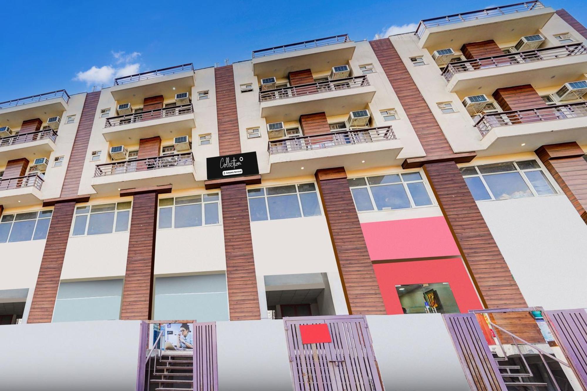 Super Collection O Sector 104 Noida Hotel Bagian luar foto