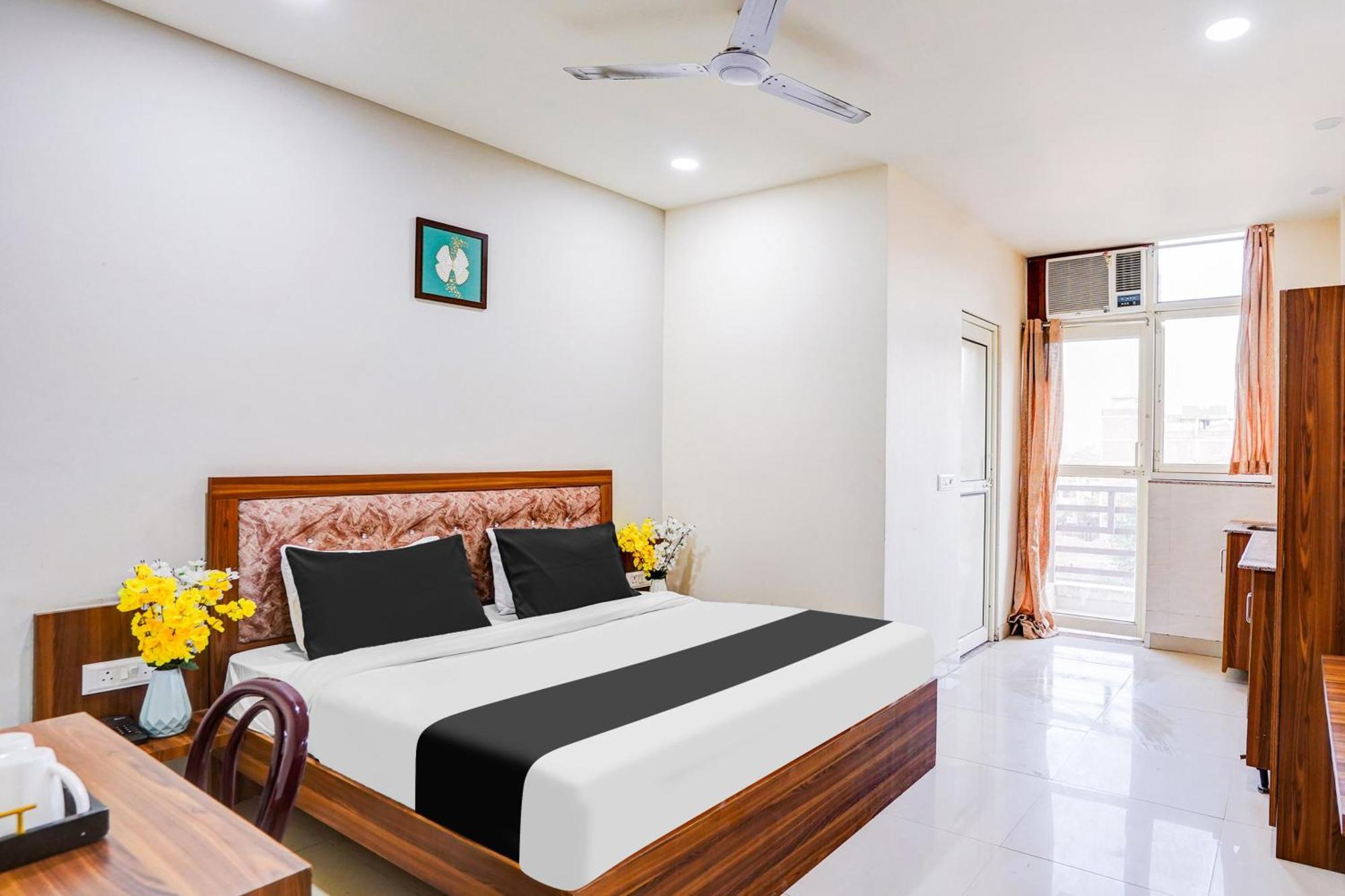 Super Collection O Sector 104 Noida Hotel Bagian luar foto