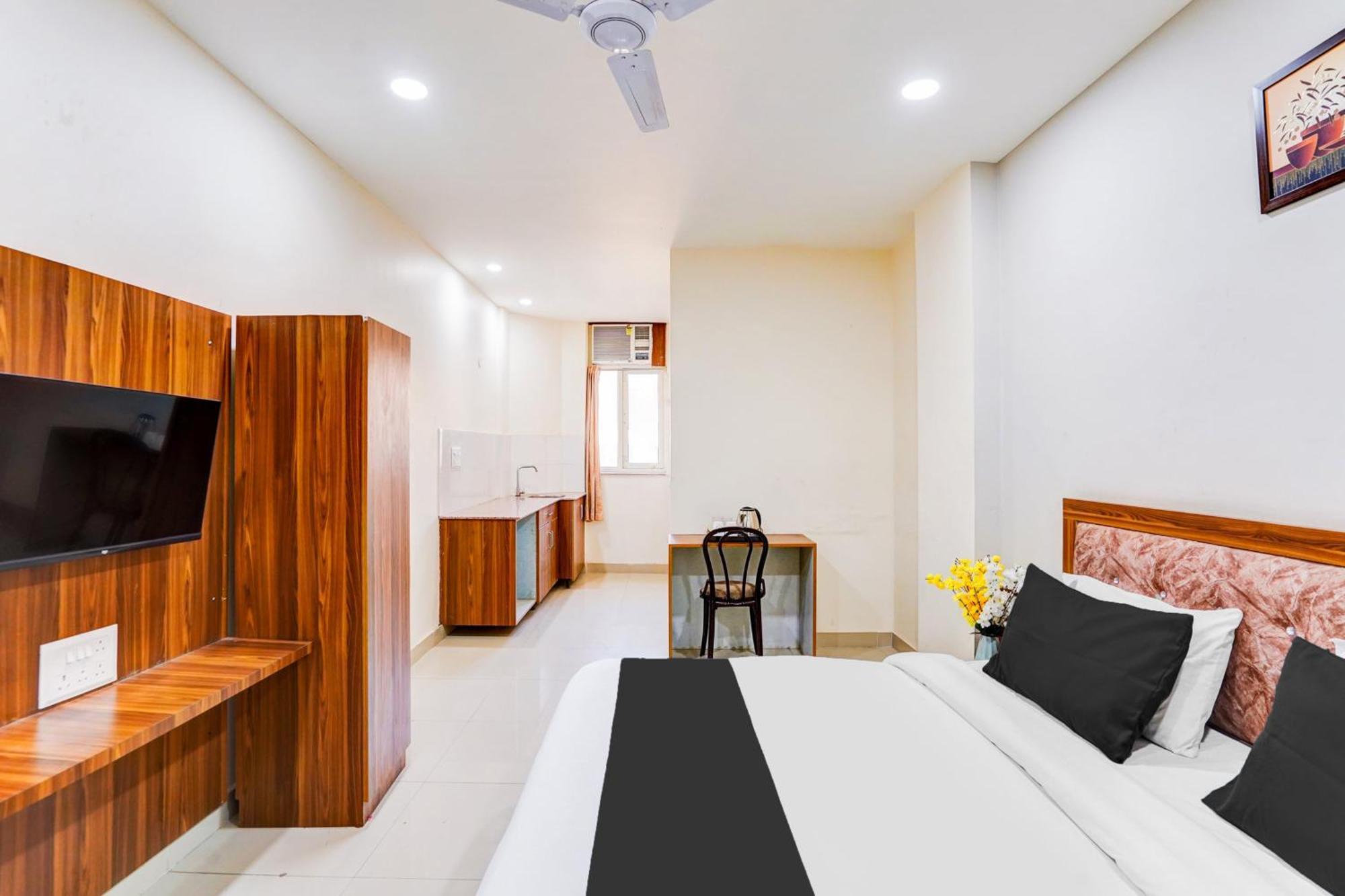 Super Collection O Sector 104 Noida Hotel Bagian luar foto