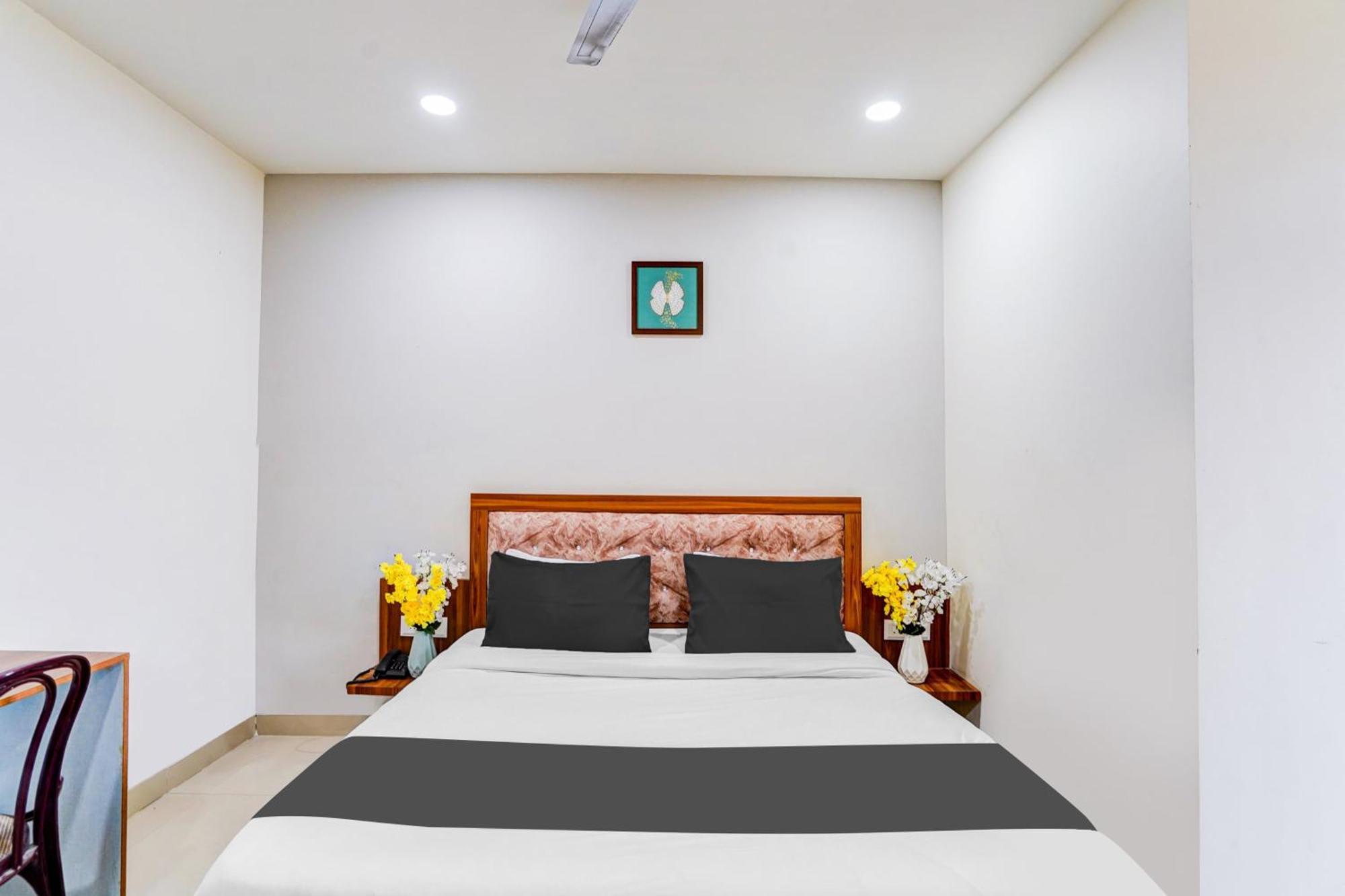 Super Collection O Sector 104 Noida Hotel Bagian luar foto